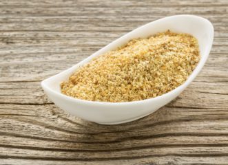 Очищение кишечника с помощью льняной муки и кефира