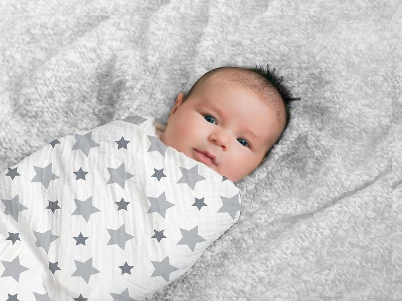 Как правильно пеленать новорожденного